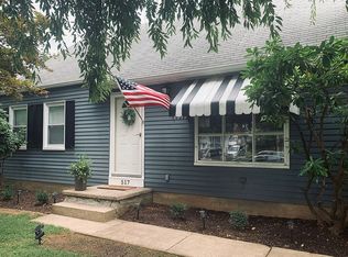 517 College Dr, Allentown, PA 18104