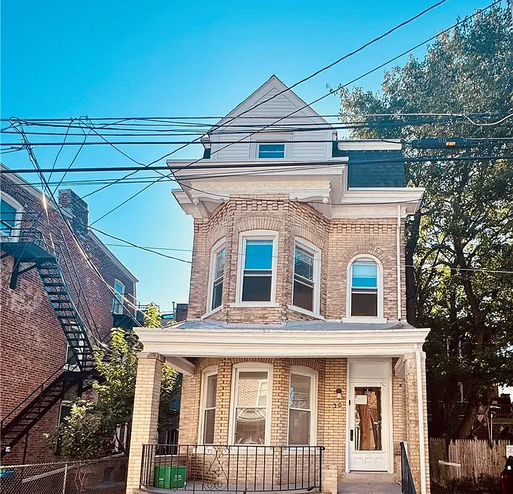 30 N Madison St