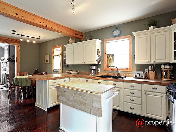 Kitchen/Dining