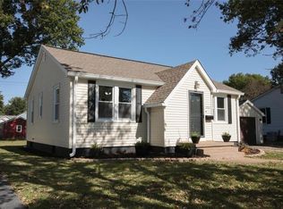 1023 W Poplar St, Mascoutah, IL