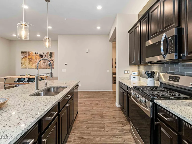 21261 W Virginia Ave — Photo 8