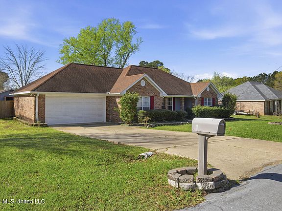 4th image of 102 Dogwood Trl