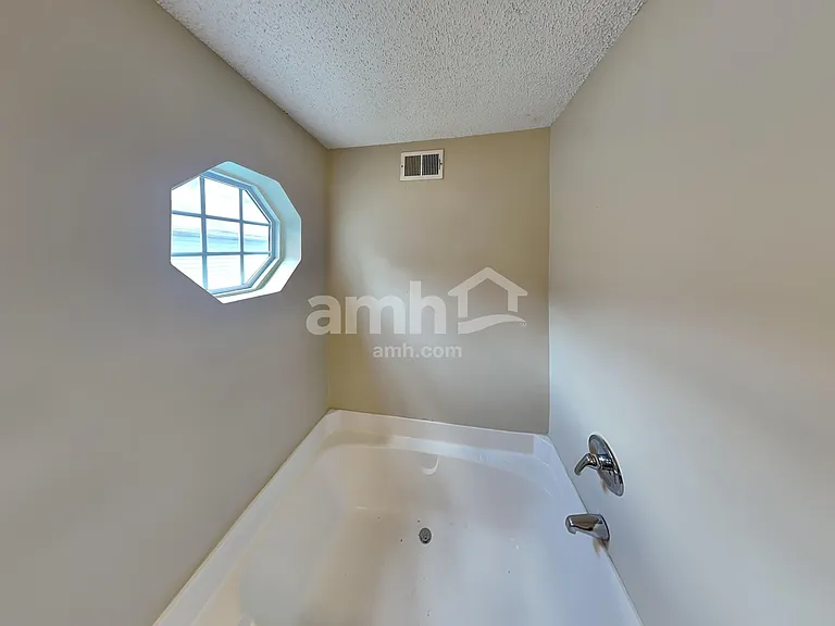 2253 Joann Dr — Photo 10