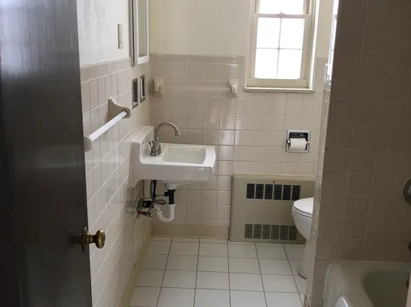 459 Bernhardt Dr APT 6, Buffalo, NY 14225