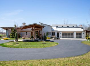 6580 Bianchi Ln, Clarence, NY 14031