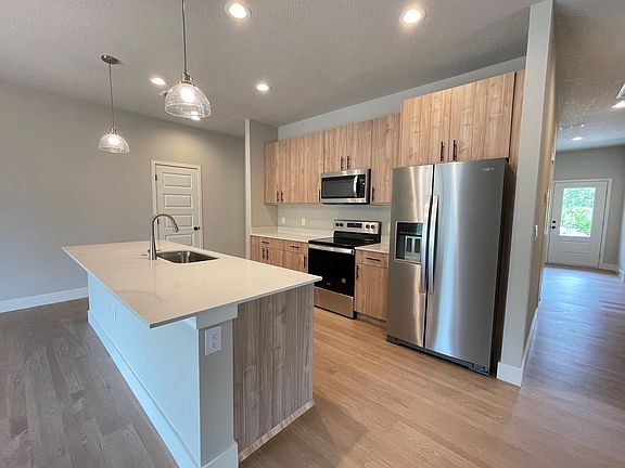 4th image of 2724 Fields Ave SE