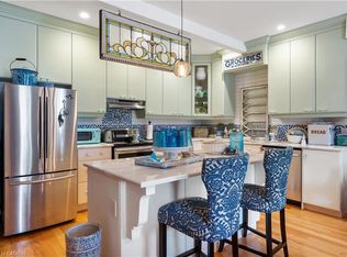 3710 Main St #201, Niagara Falls, ON L2G6B1