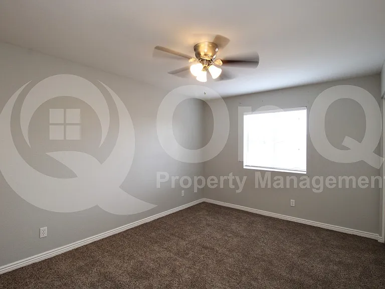 2522 E Don Carlos Ave — Photo 12