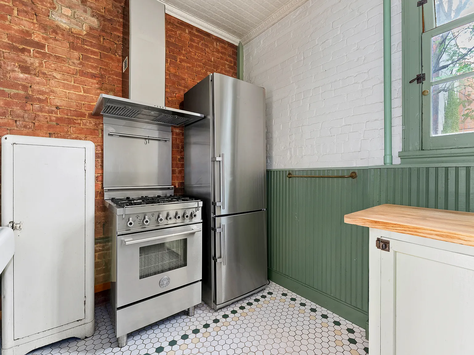 143 East 13th Street — Photo 3