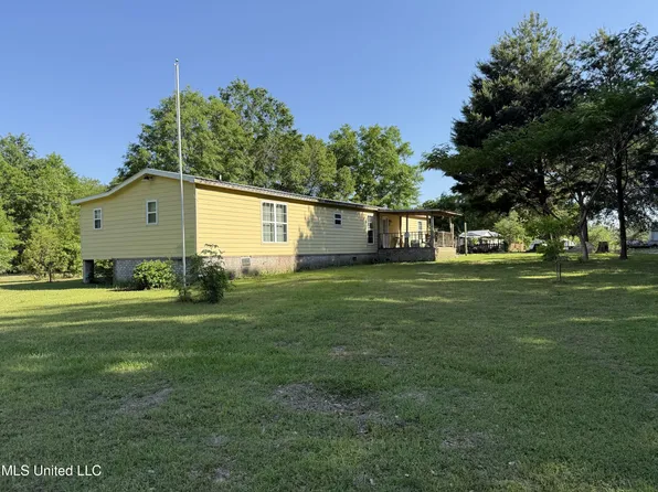 22241 McGhee Dr, Saucier, MS 39574