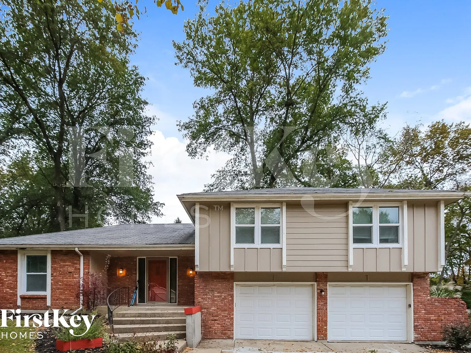 3 bed, 3.0 bath, 2015 sqft, $2,325 — Photo 1