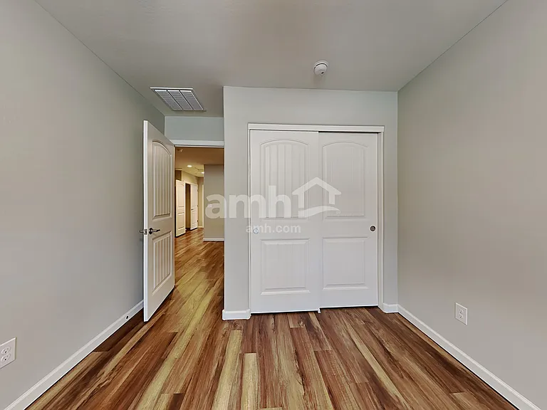 20732 W Thomas Rd — Photo 24