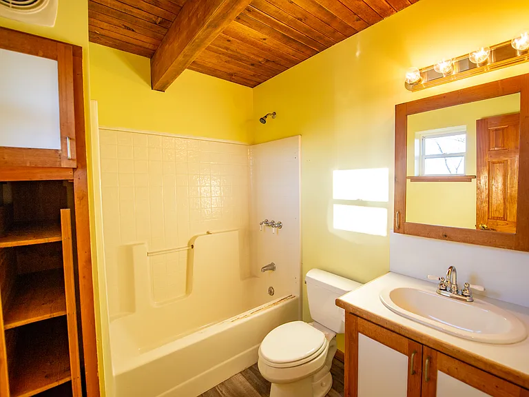 10644 Peach Ridge Rd — Photo 7