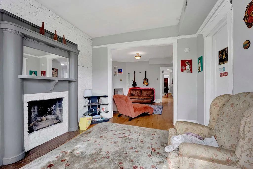 3 bed, 1600 sqft, $3,700 — Photo 2
