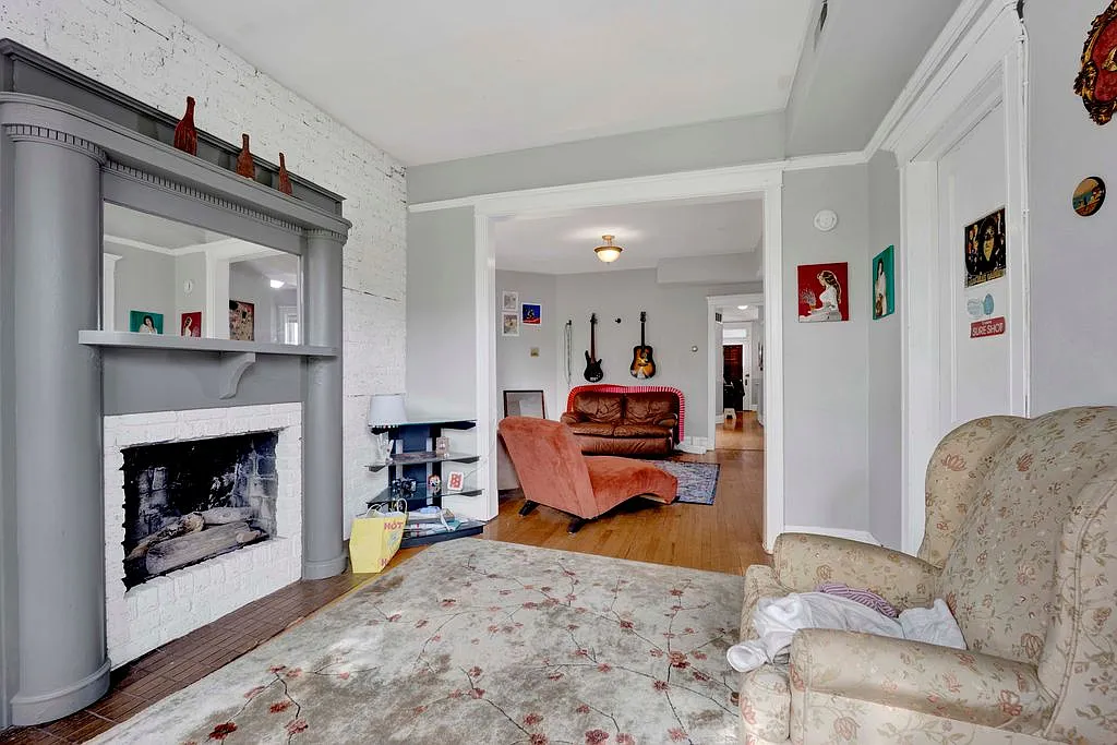 Building Photo - 3828 N Kenmore Ave #3