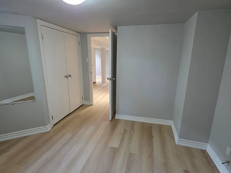 1487 A King St W — Photo 14