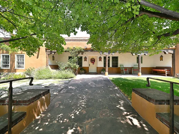 311 Bishops Lodge Rd, Santa Fe, NM 87501