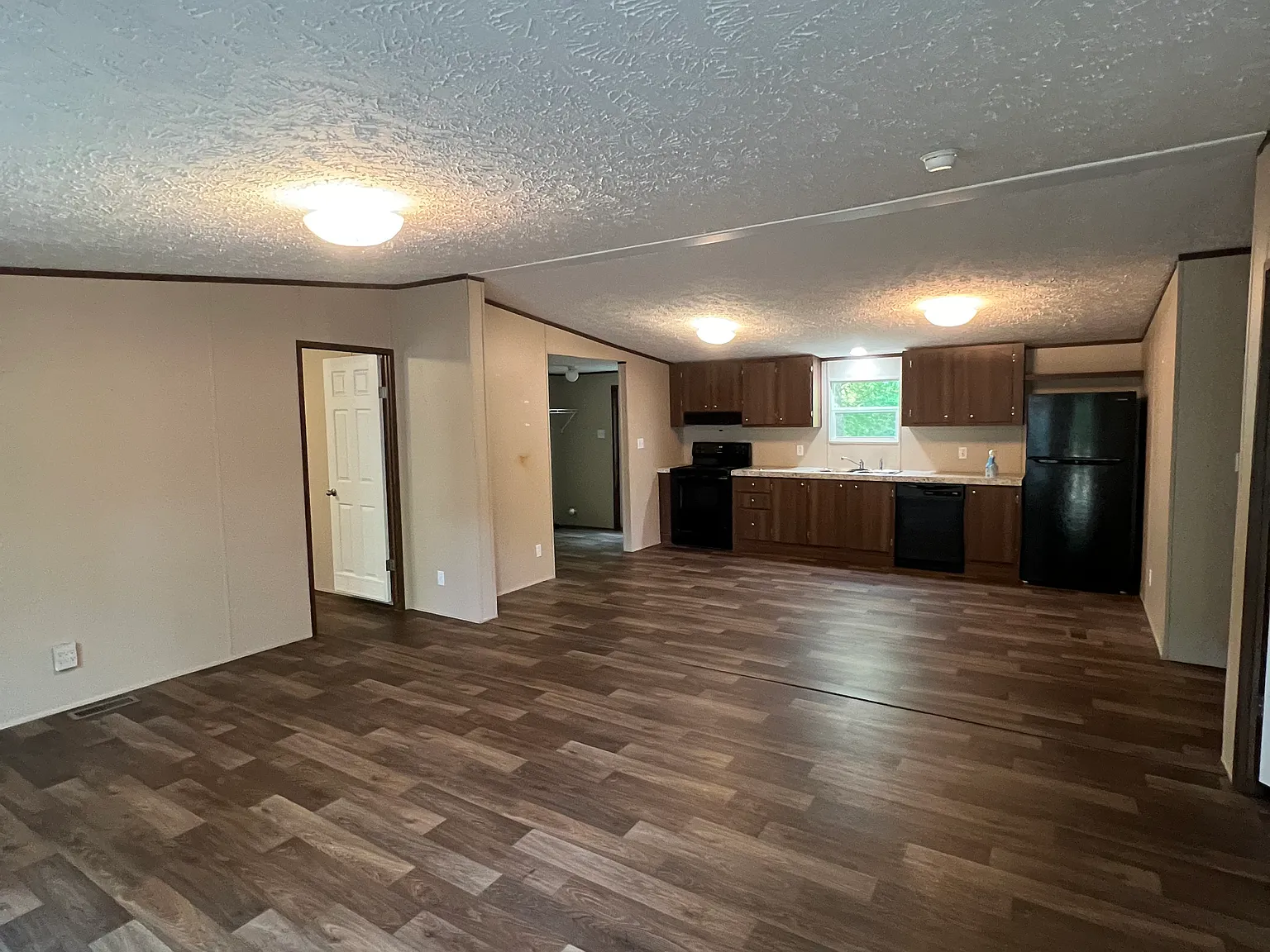 3 bed, 1188 sqft, $1,500 — Photo 4