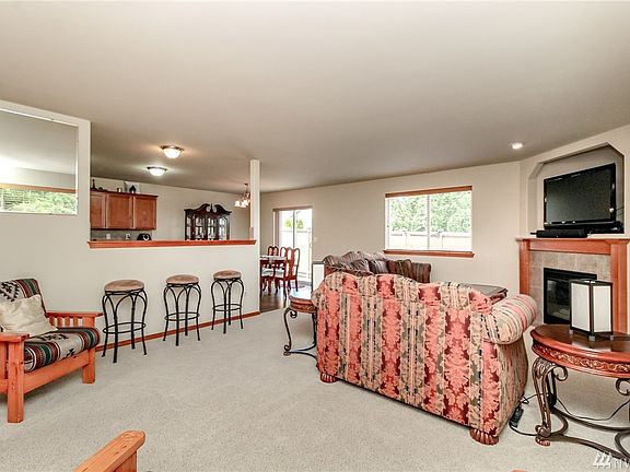 5th image of 2721 193rd Street Ct E