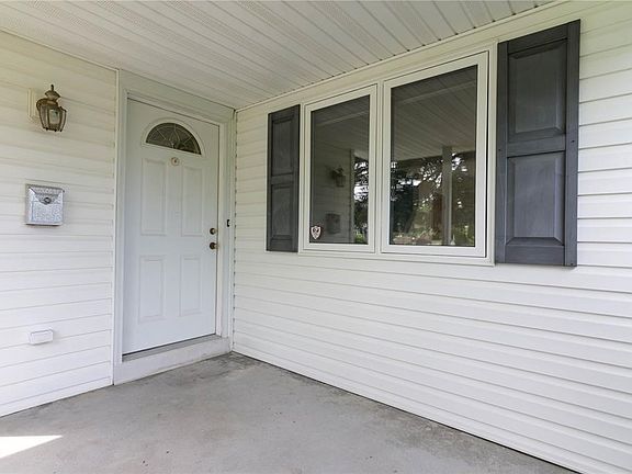 2nd image of 104 Freeman Ave