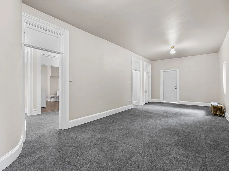617 E Montgomery St — Photo 5