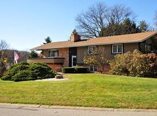 119 Windsor Rd, Alburtis, PA 18011