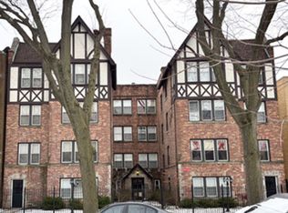 Estes Villas, Chicago, IL 60645