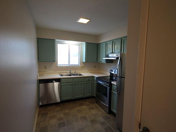 2nd image of 1850 Cypress St APT B