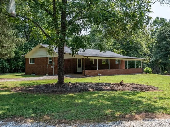 4370 Dynasty Lane, Hudson, NC 28638