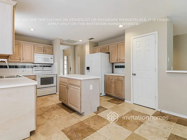7714 Straits Dr — Photo 9