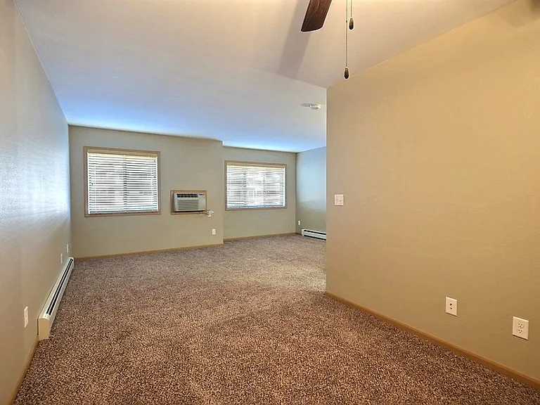 Fargo, ND Urban Plains Apartments | Studio