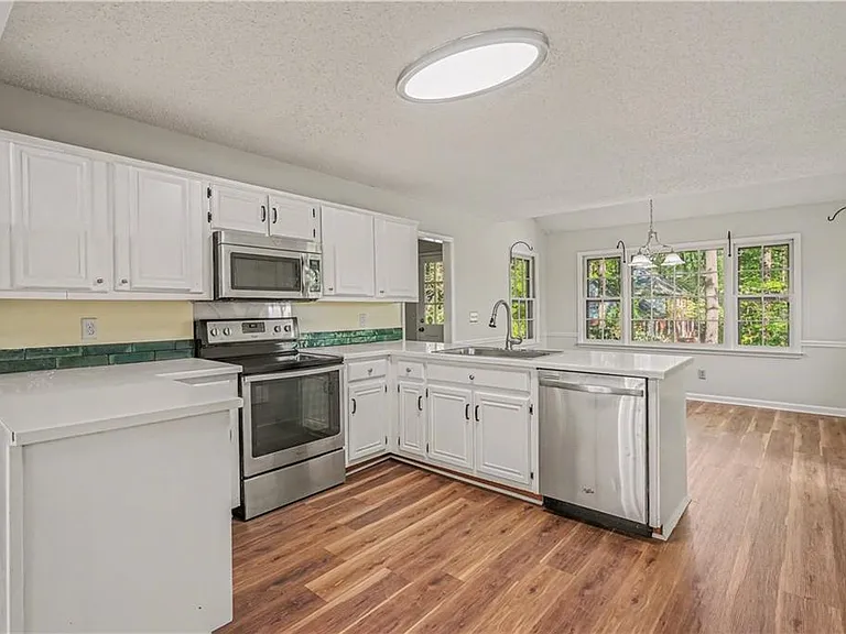 1527 Ridgewood Dr — Photo 11