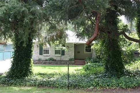 115 Florence Ave photo 1