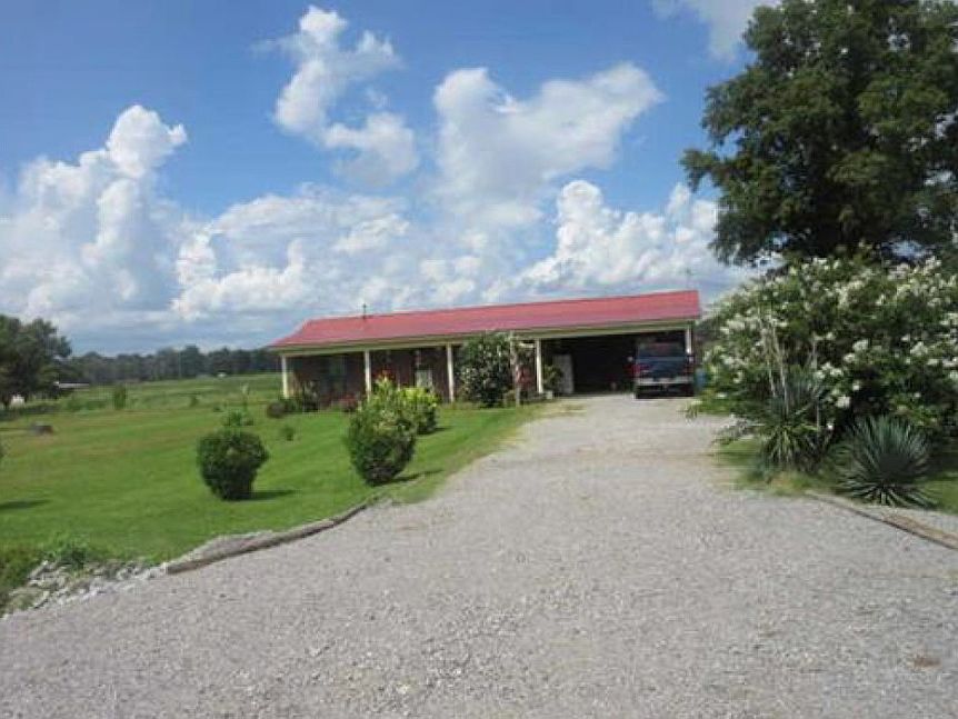 2nd image of 914 Locke Station Rd