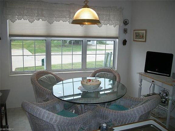 4th image of 23516 Grist Mill Ct #62