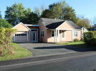 12 Hill Ave, East Greenbush, NY 12061