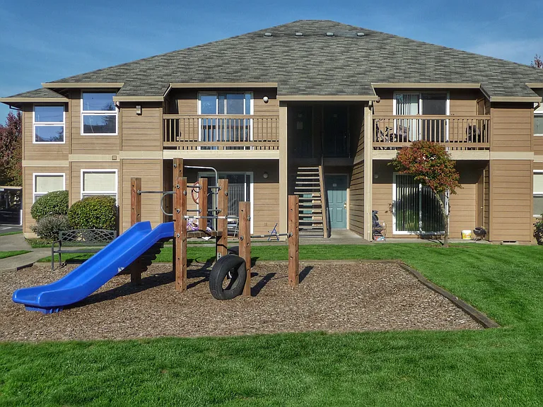 Village Place — Photo 5