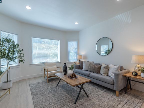 5th image of 1078 55th St