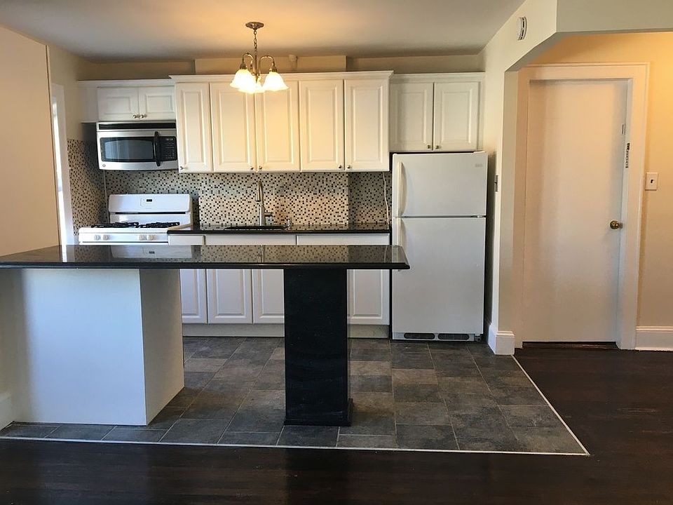 1st image of 2229 27th St Floor 2