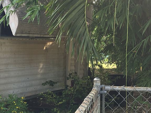 2nd image of 5462 Elaine Cir