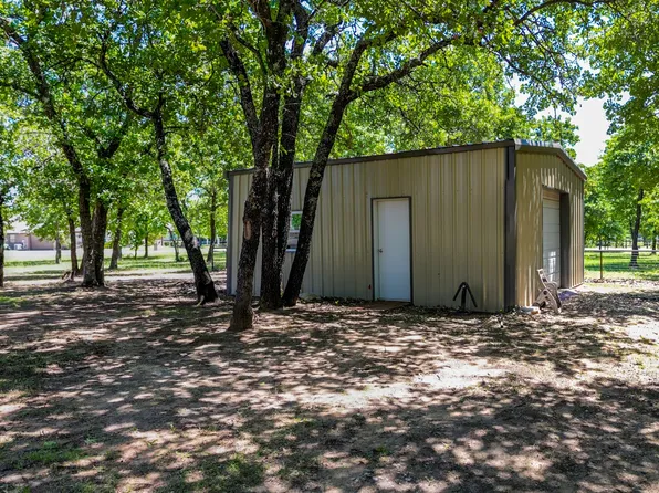 330 Timbers Cir, Poolville, TX 76487