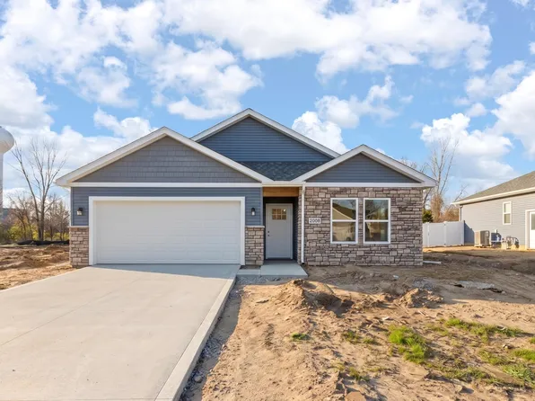 2008 Green Acres Dr, Adrian, MI 49221