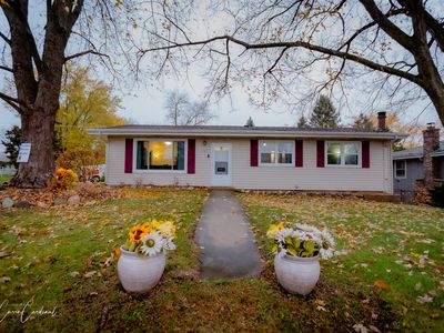 101 Fir St, Lake In The Hills, IL, 60156