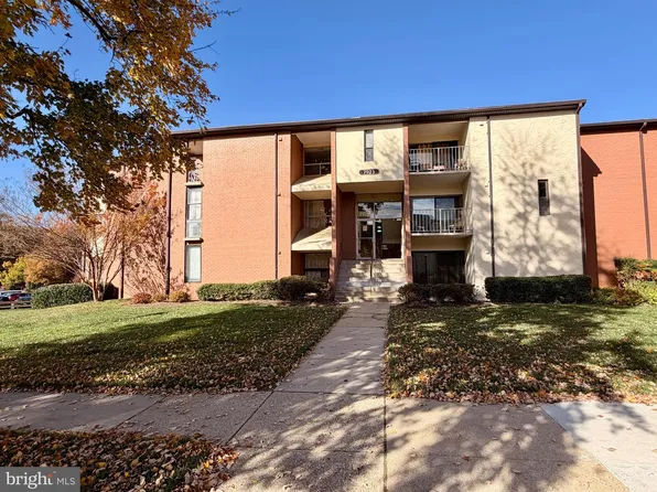 7923 Mandan Rd APT 303, Greenbelt, MD 20770