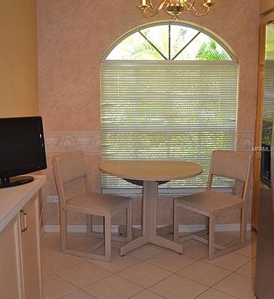 4th image of 2526 W Brook Ln