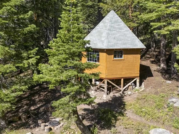 1 Eagle Meadow Rd, Strawberry, CA 95375