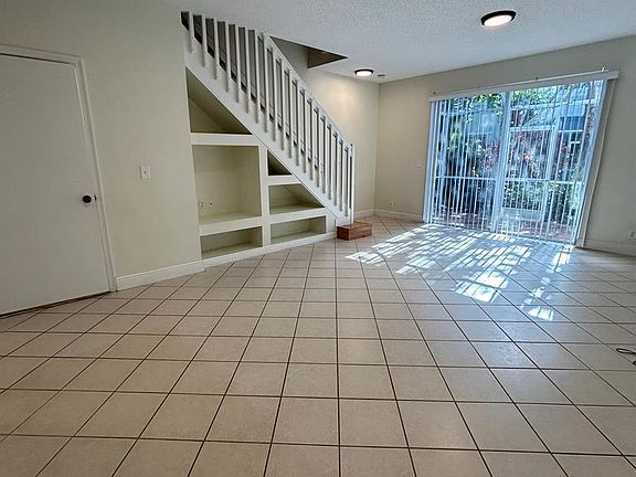 5th image of 3932 San Simeon Ln