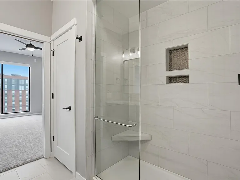 300 S Clinton St — Photo 12