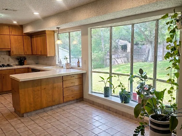 2314 Farnswood Cir — Photo 5
