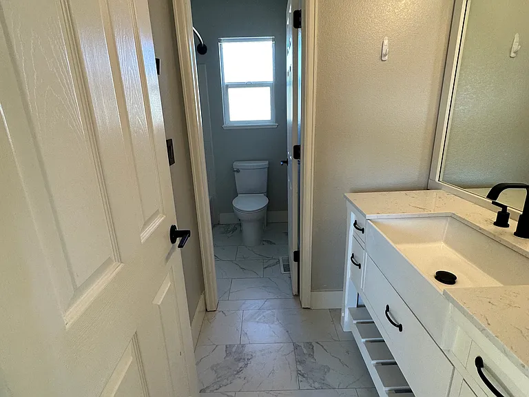 1110 Lords Hill Dr — Photo 7